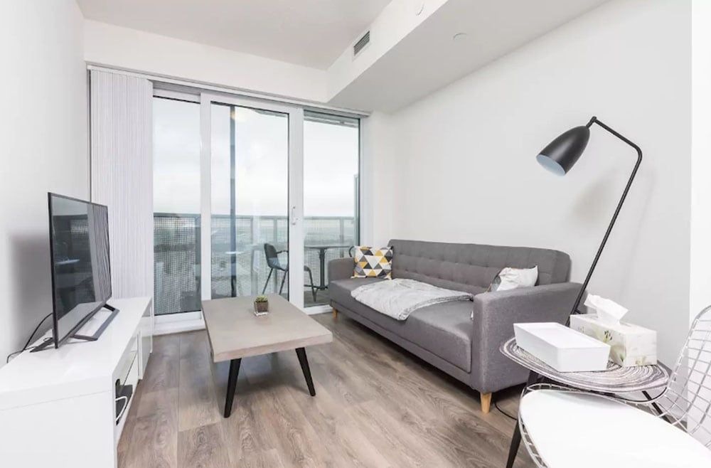Applewood Suites - Toronto Peter Street City Condo, 1 Queen Bed with Sofa bed, Non Smoking, City View 9