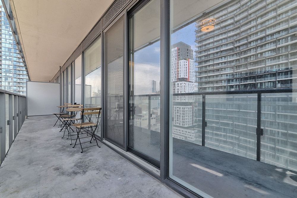 Applewood Suites - Toronto Peter Street City Apartment, Multiple Beds, Non Smoking 3