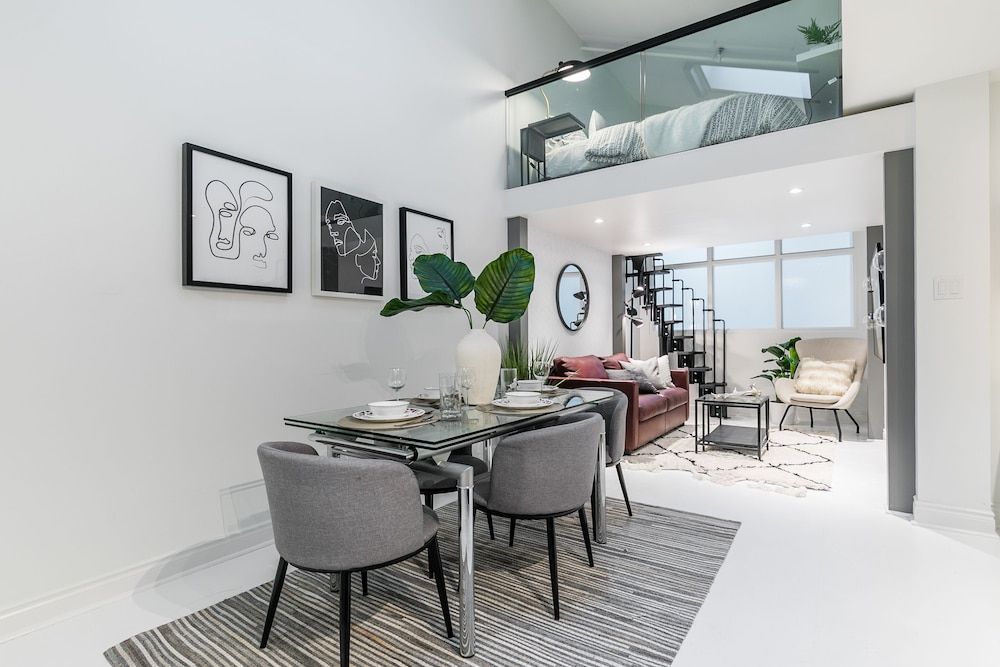 undefined HomeHop - Financial District