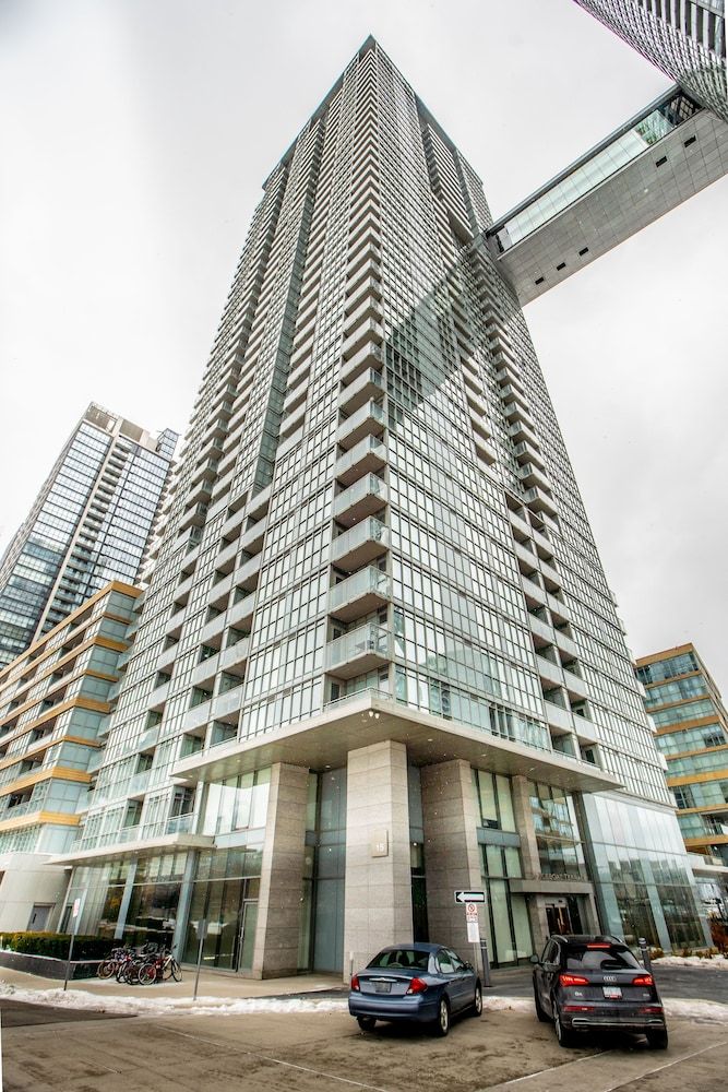 undefined Platinum Suites - Stunning Waterfront 2 Bed 2 Bath 2