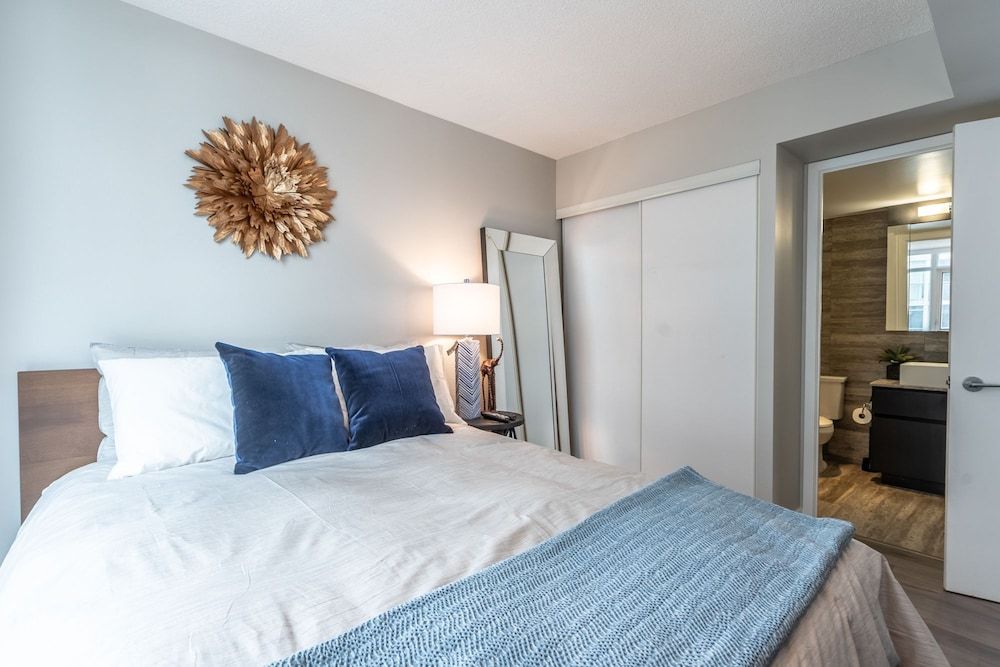 undefined Platinum Suites - Stunning Waterfront 2 Bed 2 Bath 5