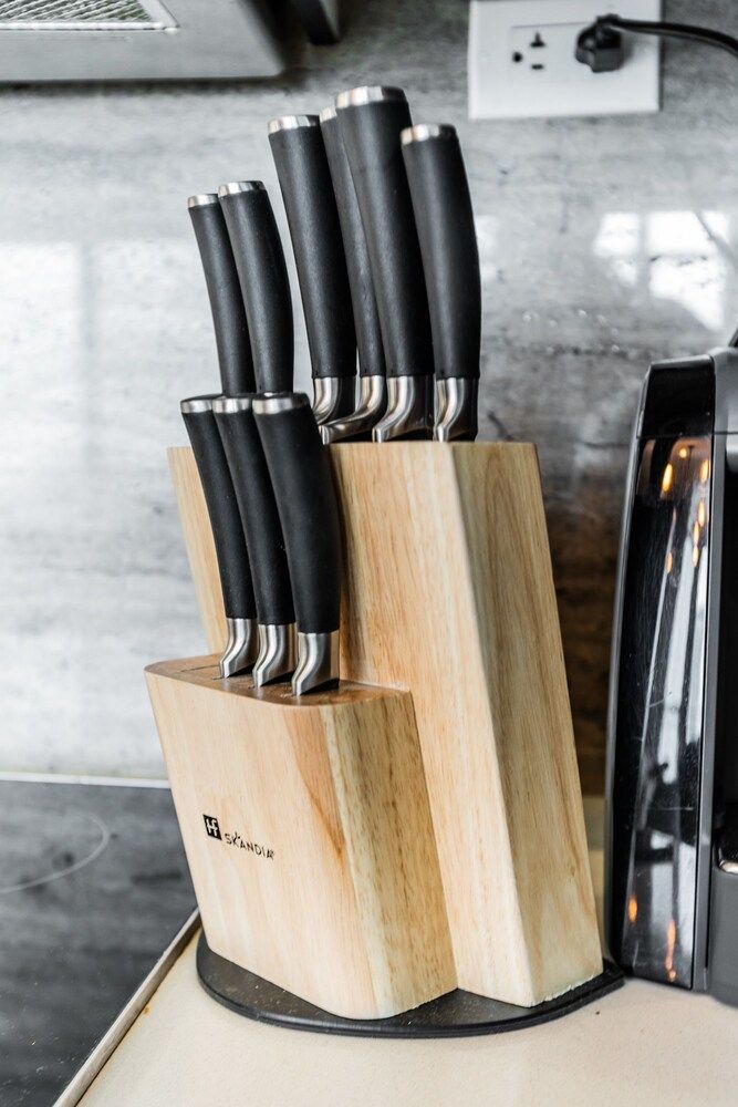 undefined Platinum Suites - Stunning Waterfront 2 Bed 2 Bath 4