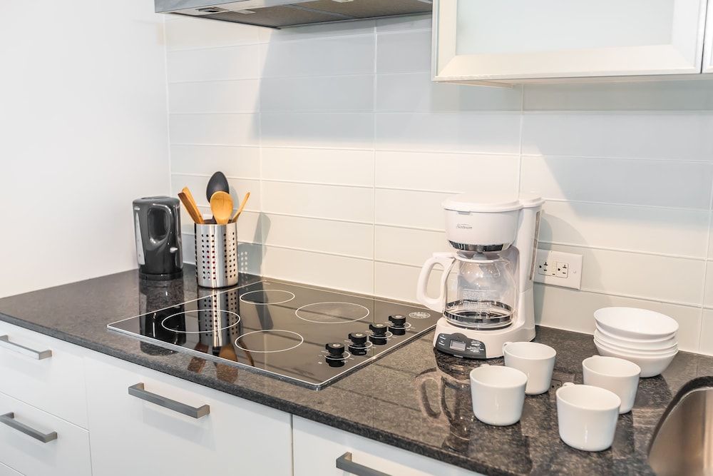 New!! Couples Retreat.luxury Condo.central Apartment (1 Bedroom) 16