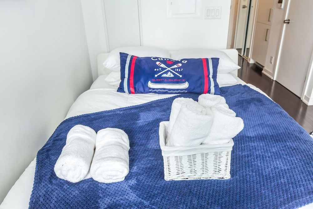 New!! Couples Retreat.luxury Condo.central Apartment (1 Bedroom) 10