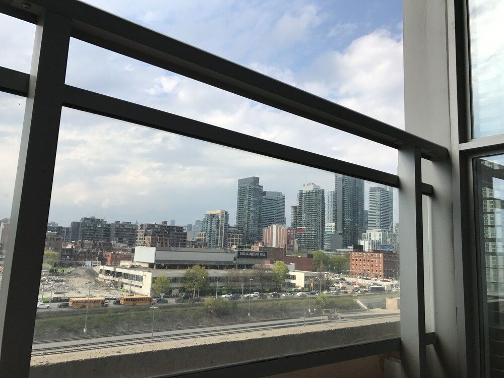 undefined Luxury 2BR Suites in the heart of Downtown Toronto 4