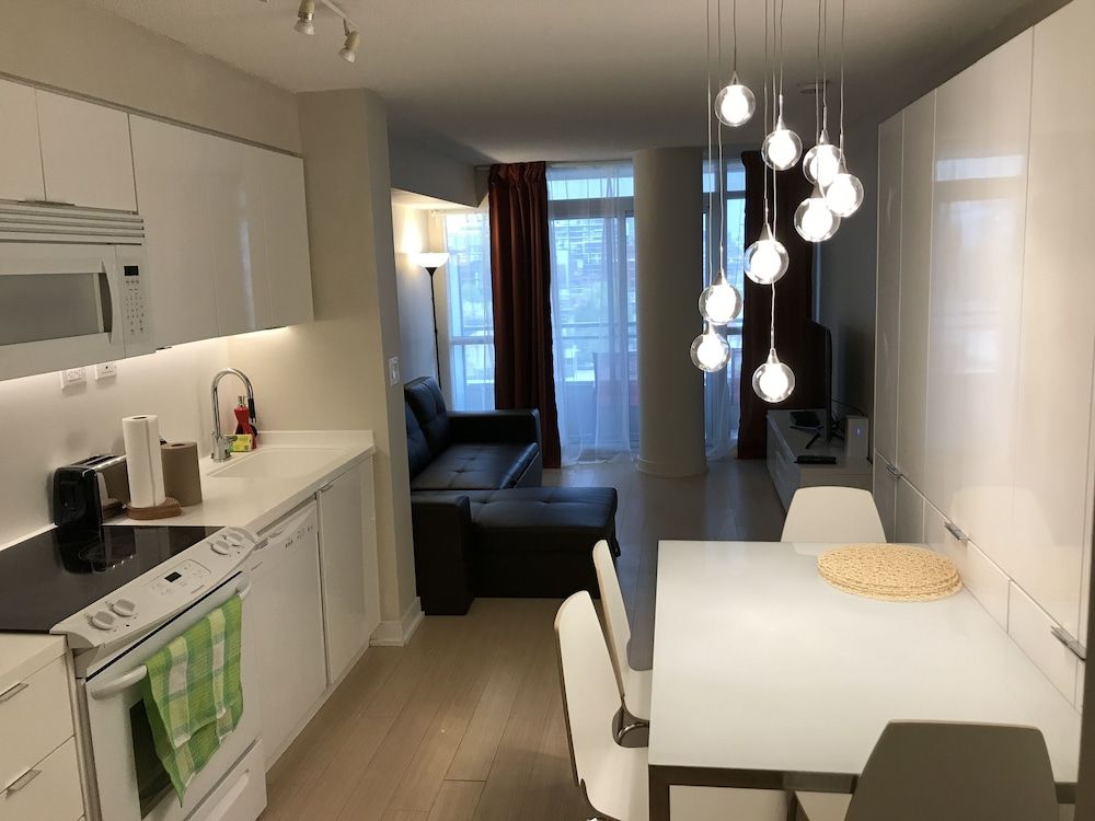 undefined Luxury 2BR Suites in the heart of Downtown Toronto 3