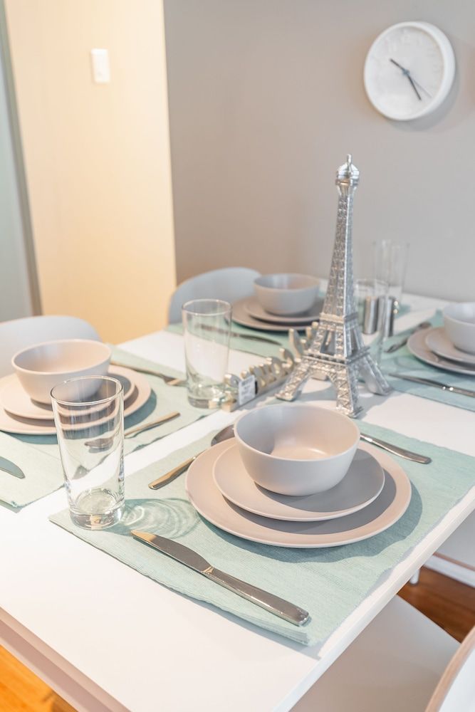 undefined Stylish Suite in Downtown Toronto 7