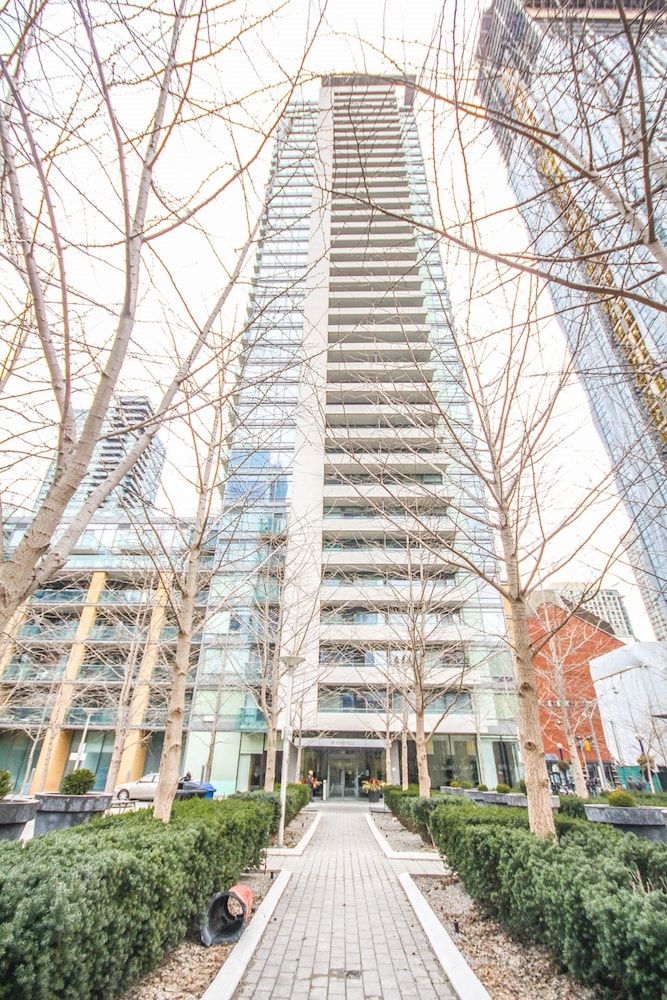 undefined Sarkar Suites - YorkVille 3