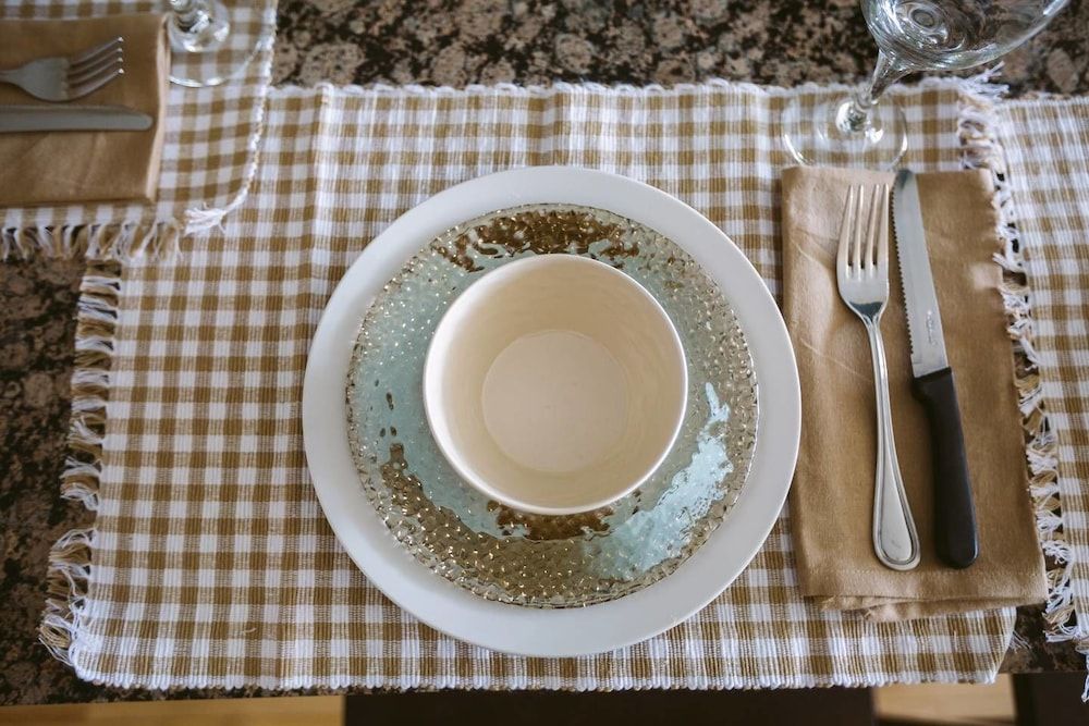 Executive Condo in the Heart of Downtown Apartment (2 Bedrooms) 14