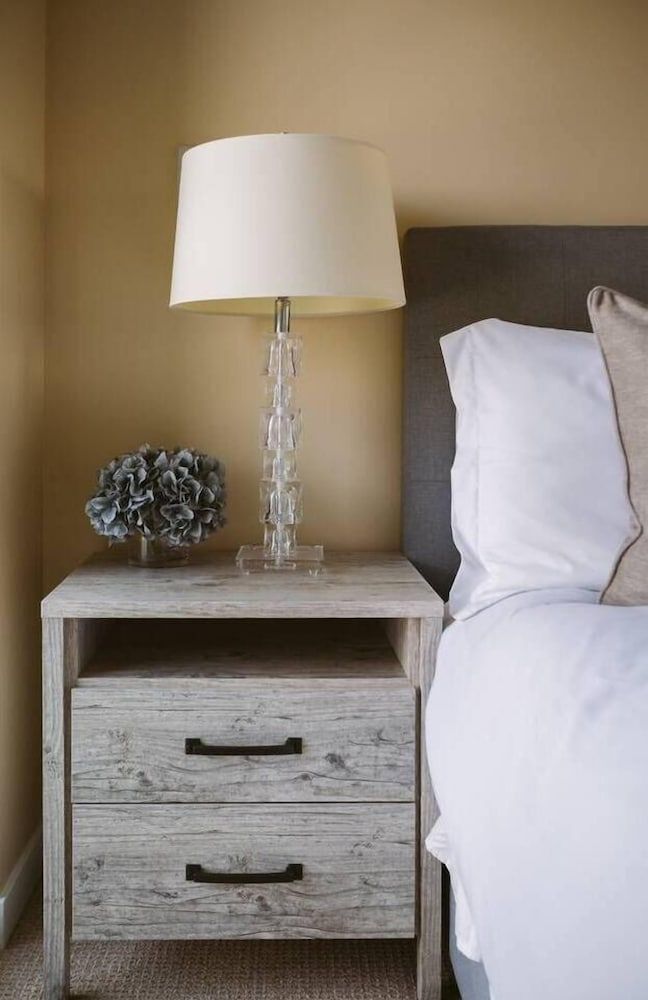 Executive Condo in the Heart of Downtown Apartment (2 Bedrooms) 10