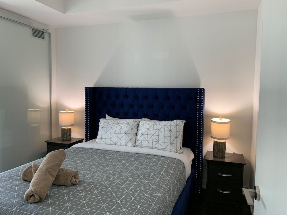 Sarkar Suites - Downtown Fashion Dist. Deluxe Condo 2