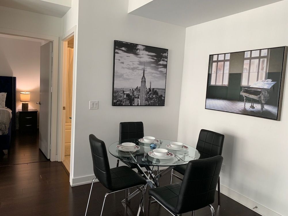 Sarkar Suites - Downtown Fashion Dist. Deluxe Condo 11