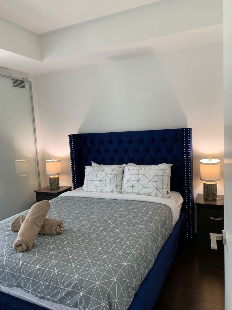 Sarkar Suites - Downtown Fashion Dist. Deluxe Condo 10