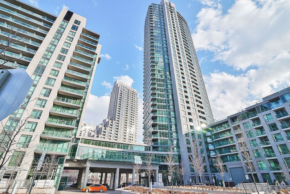 undefined Sarkar Suites - Fort York Blvd