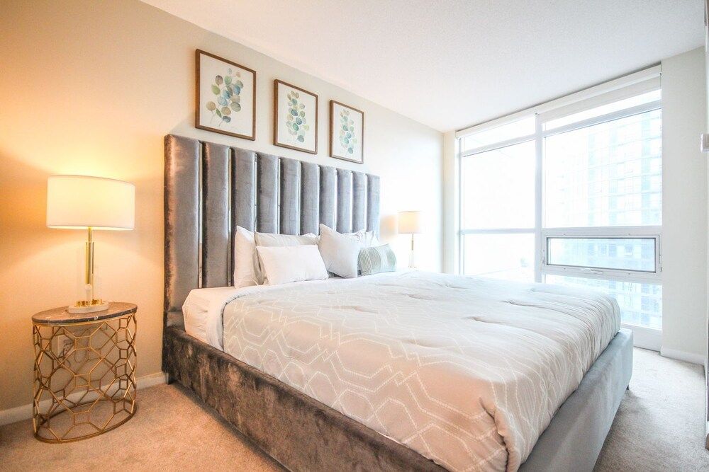 undefined Sarkar Suites - Fort York Blvd 2