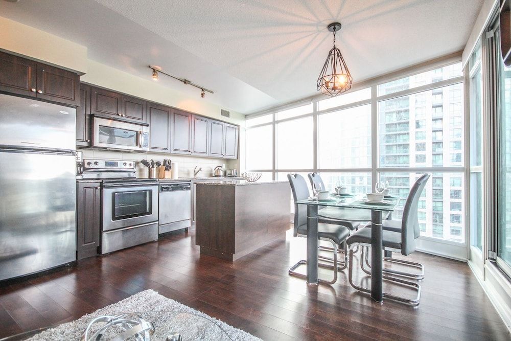 undefined Sarkar Suites - Fort York Blvd 8