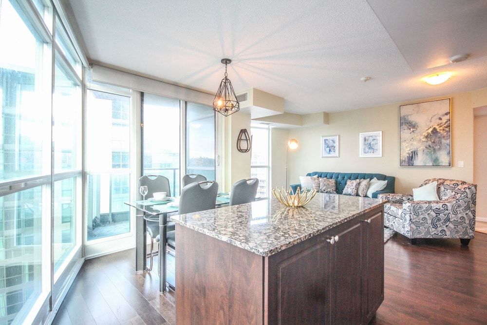 undefined Sarkar Suites - Fort York Blvd 5
