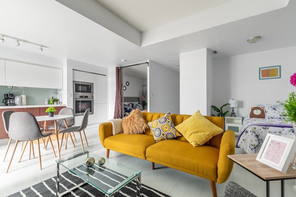 Gorgeous Luxury Condos near the CN Tower City Condo, 2 Bedrooms, City View, Lakeside