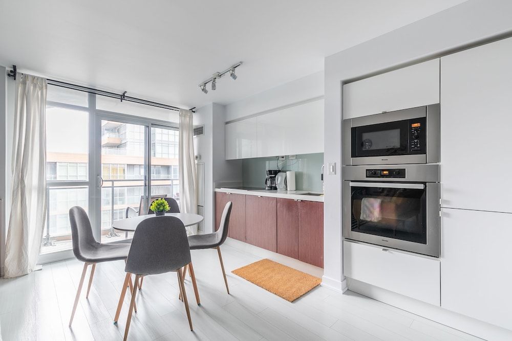 Gorgeous Luxury Condos near the CN Tower City Condo, 2 Bedrooms, City View, Lakeside 16