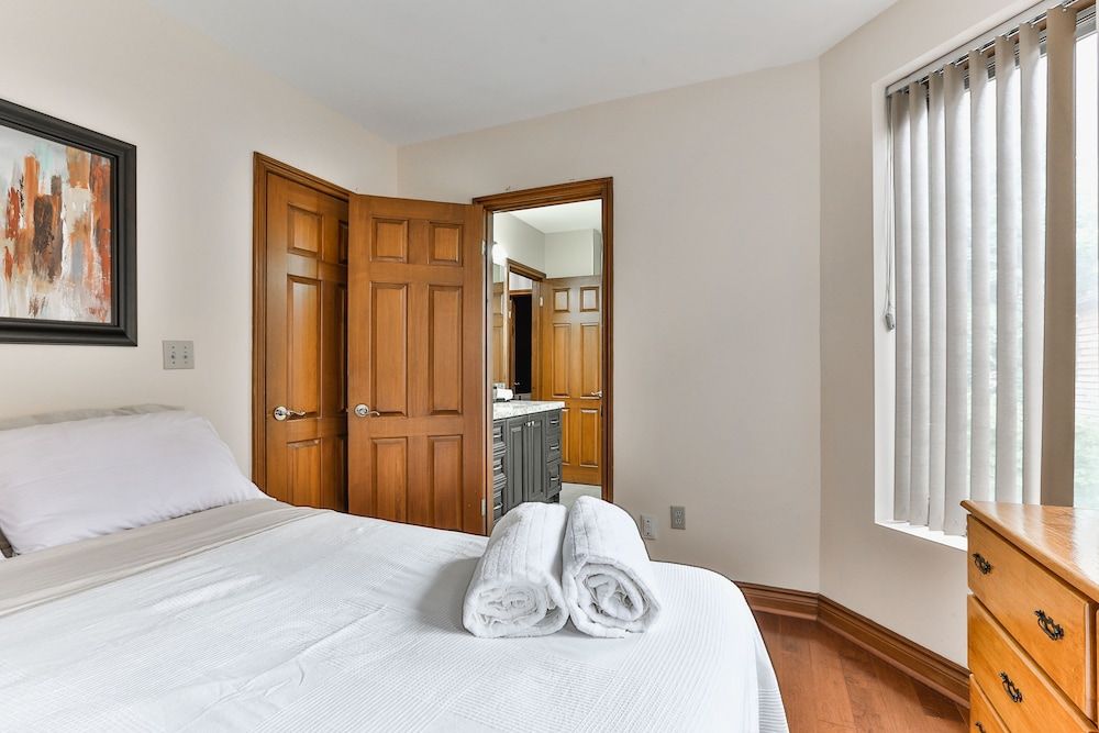 undefined Stunning Victorian House in the Annex 9