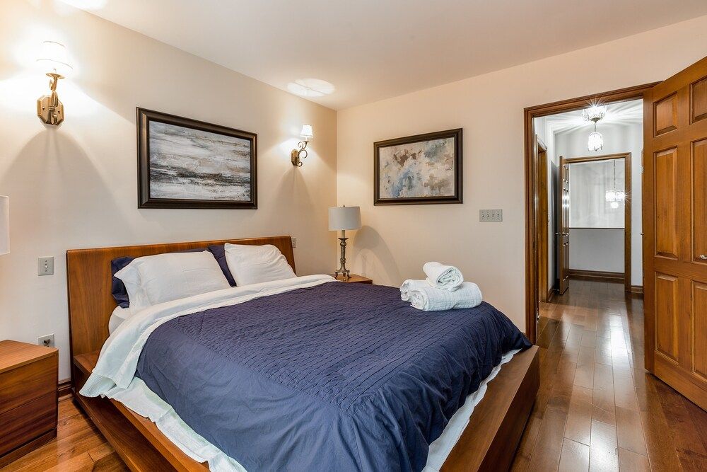 undefined Stunning Victorian House in the Annex 8