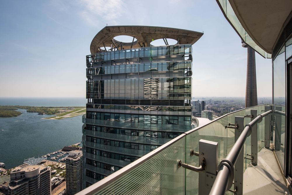 Elegant condo with stunning lake & views Premium Condo, 2 Bedrooms, City View, Sea Facing 22