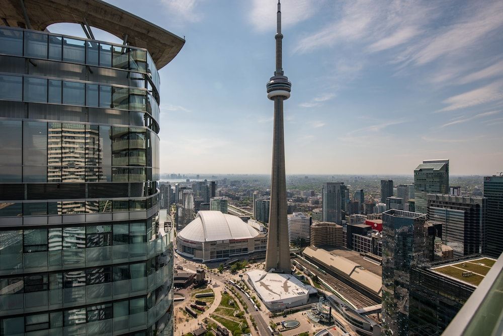 Elegant condo with stunning lake & views Premium Condo, 2 Bedrooms, City View, Sea Facing 23