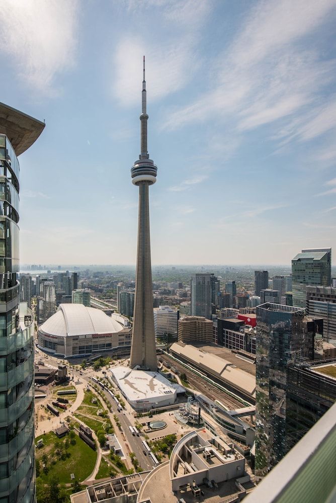 Elegant condo with stunning lake & views Premium Condo, 2 Bedrooms, City View, Sea Facing 25