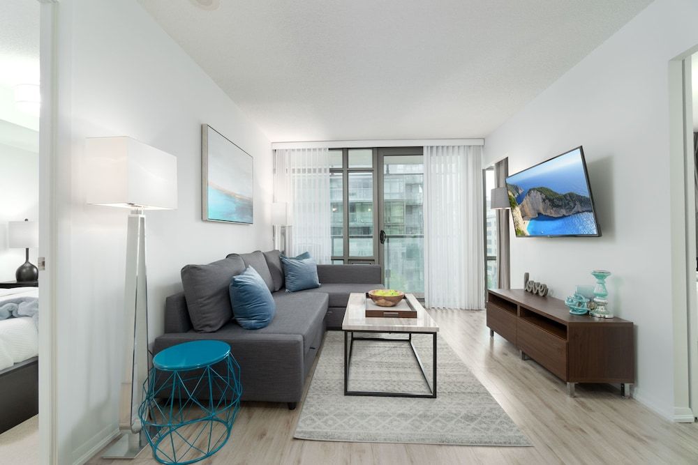 Modern Condo in Financial District Premium Room 20