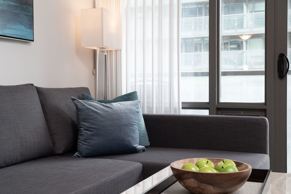 Modern Condo in Financial District Premium Room 23