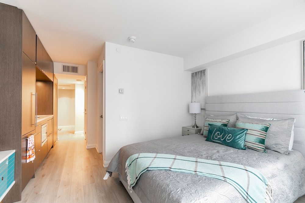 undefined GLOBALSTAY. Charming Yorkville Condos 5