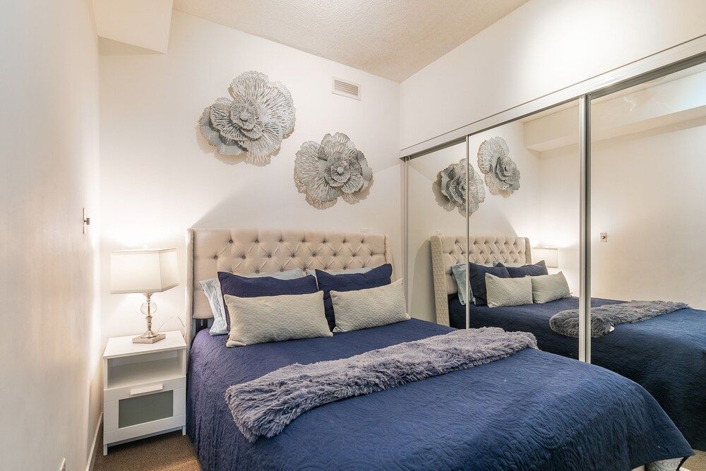 undefined Gorgeous Condos in Maple Leaf Square 3