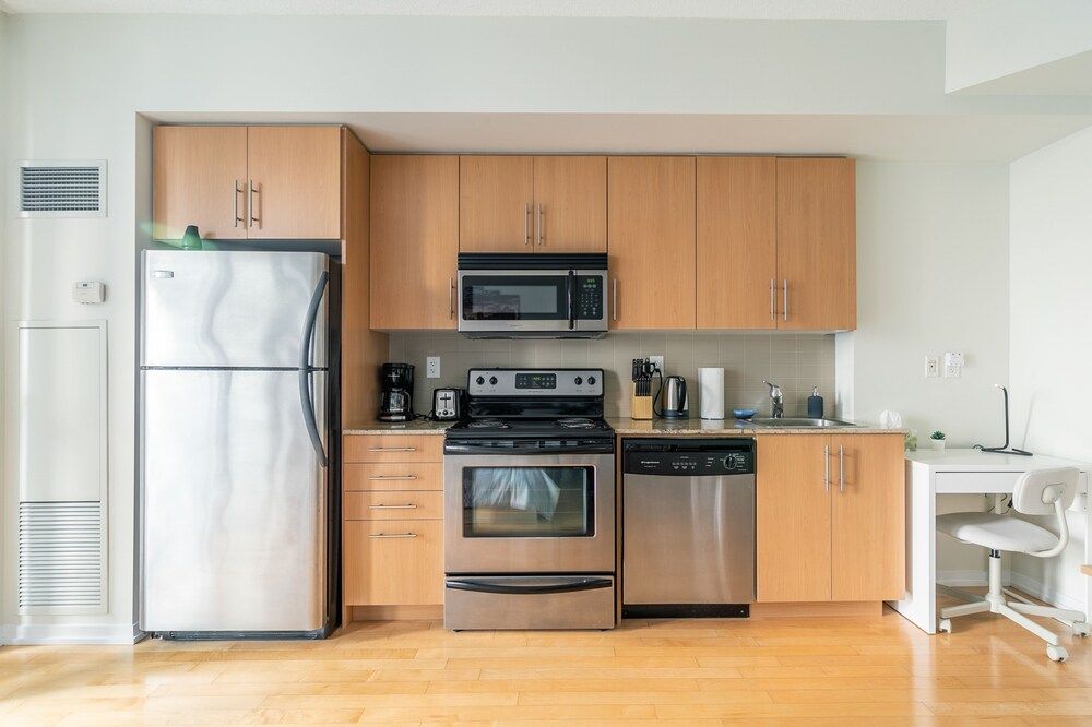 undefined Gorgeous Condos in Maple Leaf Square 9