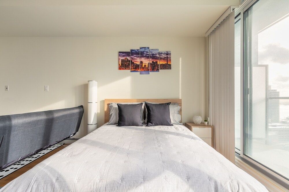 undefined Gorgeous Condos in Maple Leaf Square 5