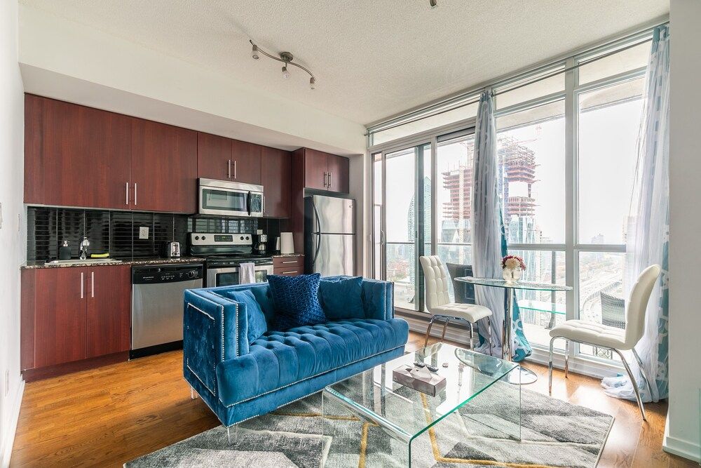 undefined Gorgeous Condos in Maple Leaf Square 10