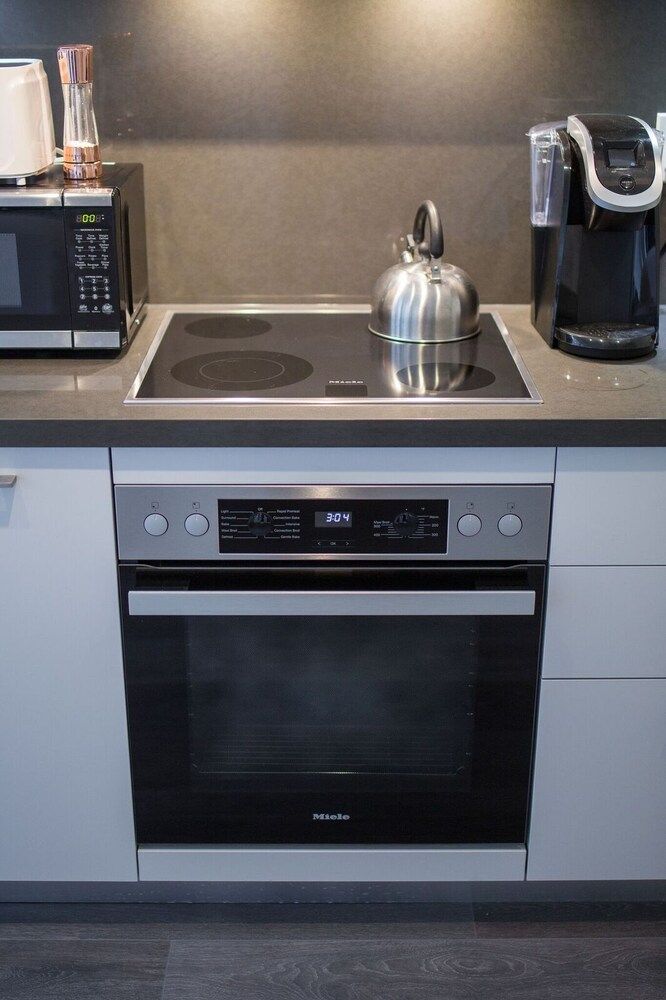 undefined Yorkville Executive Suites 6