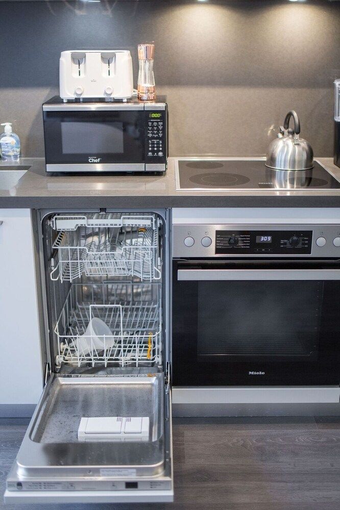 undefined Yorkville Executive Suites 5