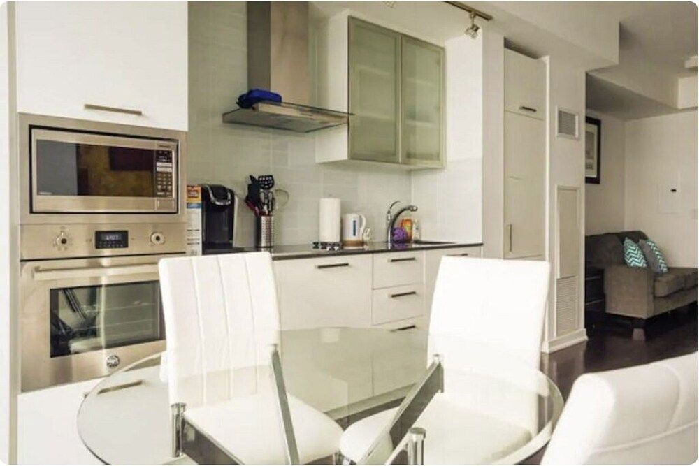 undefined Luxury Condos at York Street 6