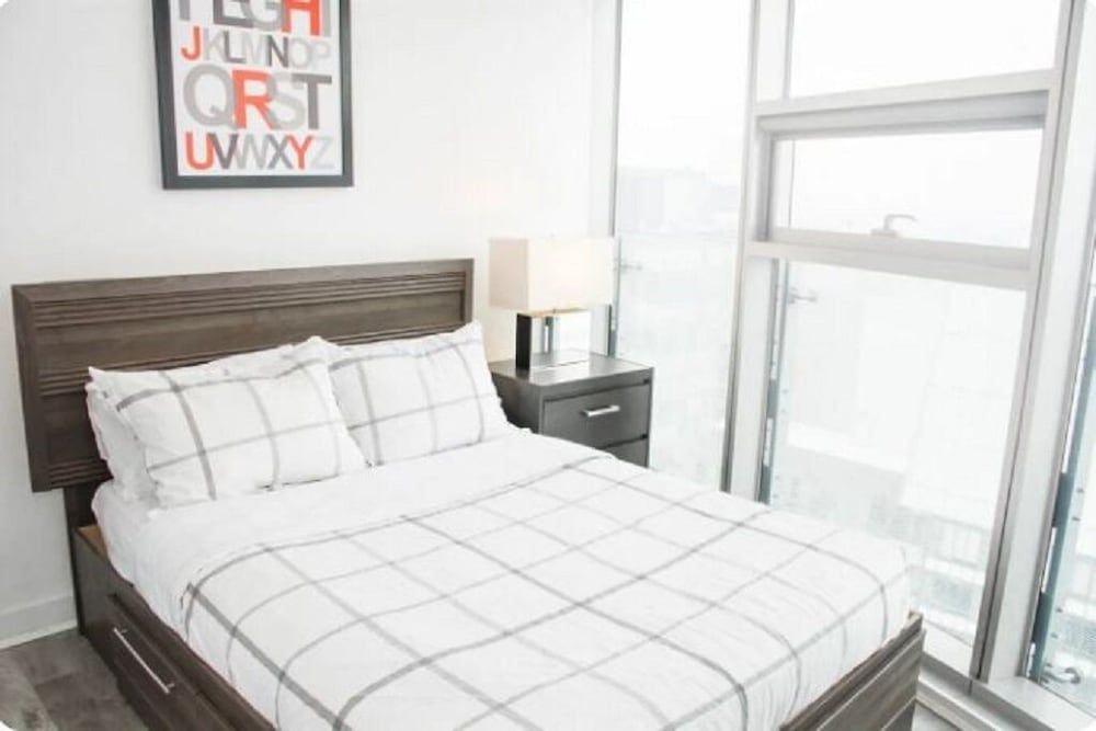 undefined Luxury Condos at York Street 9