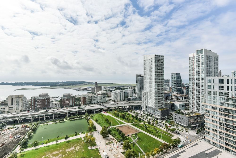 Iceboat Terrace Luxury Condos Luxury Condo 17