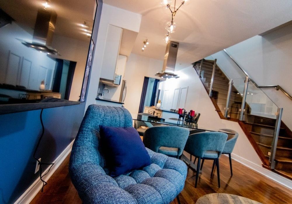 Designer Luxury 3 Bedroom Townhouse Classic Chalet 29