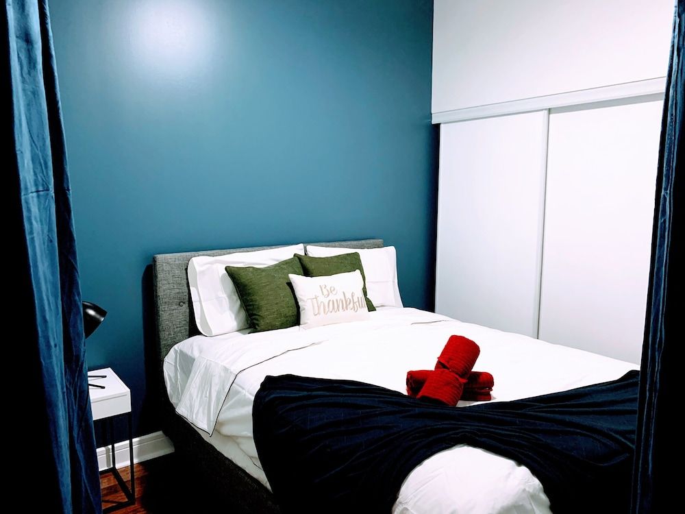 Designer Luxury 3 Bedroom Townhouse Classic Chalet 18