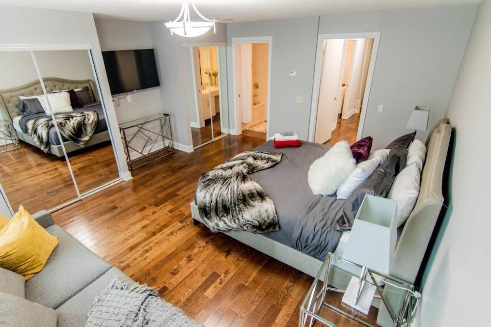 Designer Luxury 3 Bedroom Townhouse Classic Chalet 11