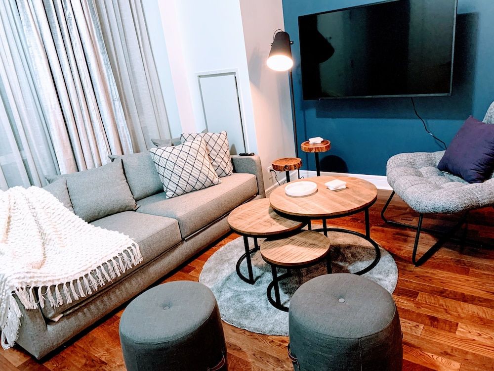 Designer Luxury 3 Bedroom Townhouse Classic Chalet 34