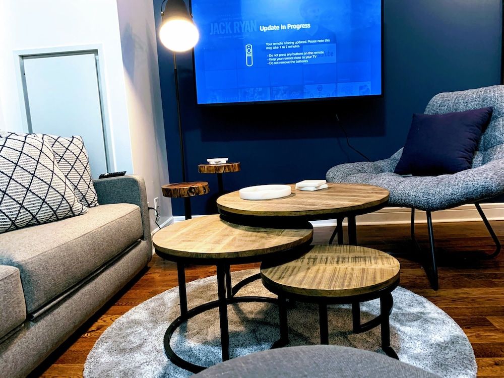 Designer Luxury 3 Bedroom Townhouse Classic Chalet 31