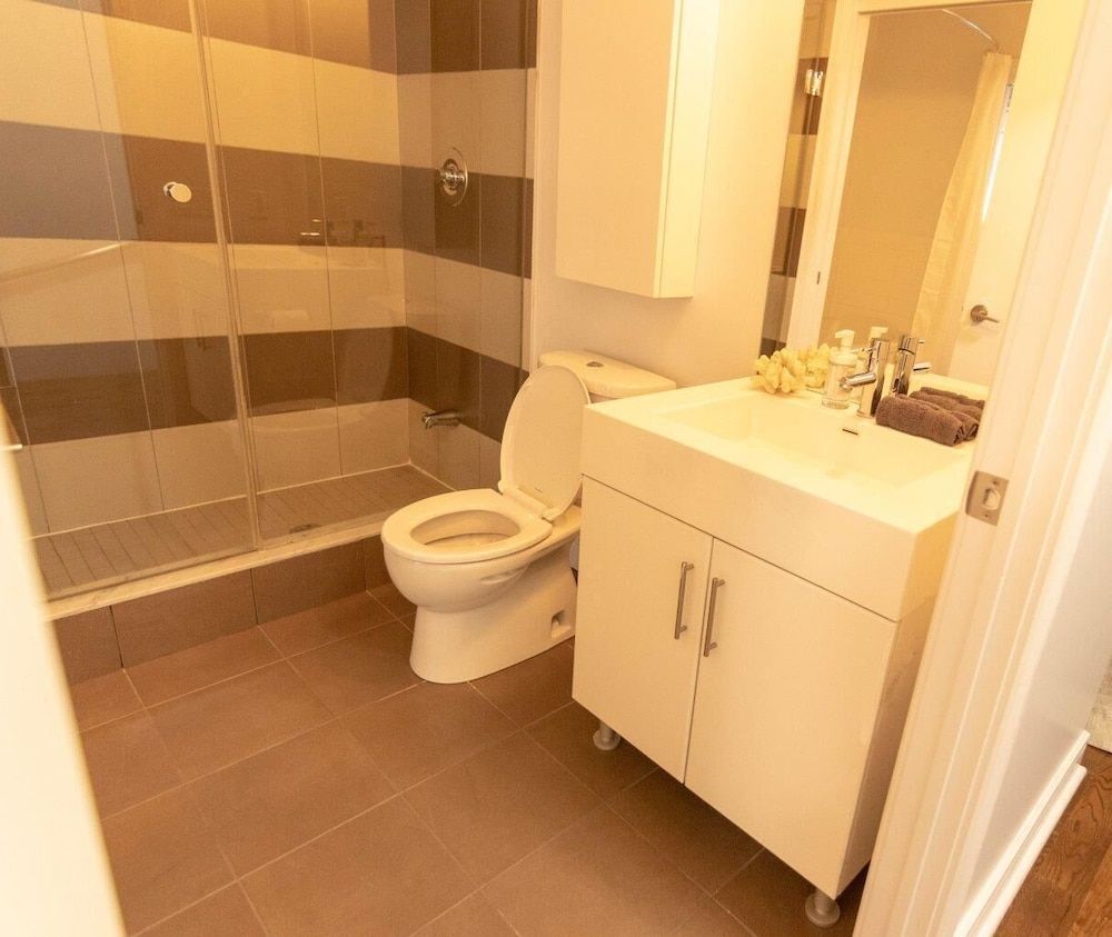 Designer Luxury 3 Bedroom Townhouse Classic Chalet 41