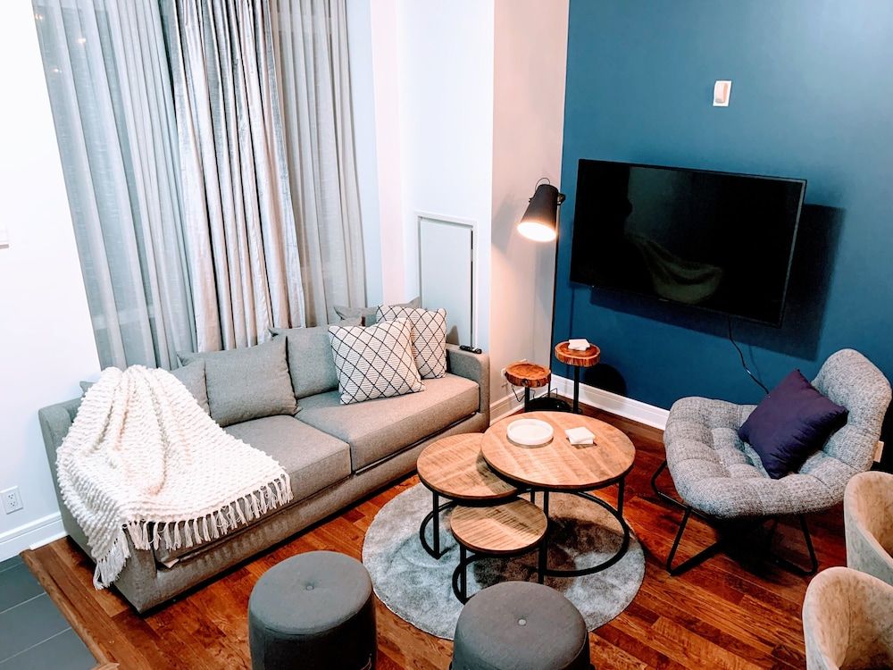 Designer Luxury 3 Bedroom Townhouse Classic Chalet 33