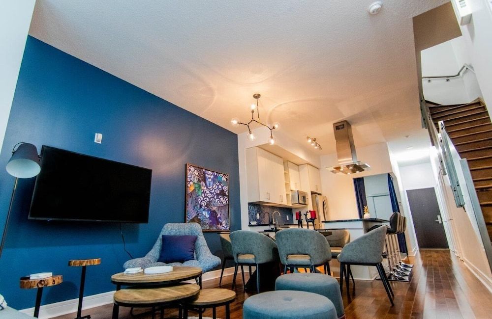 Designer Luxury 3 Bedroom Townhouse Classic Chalet 28