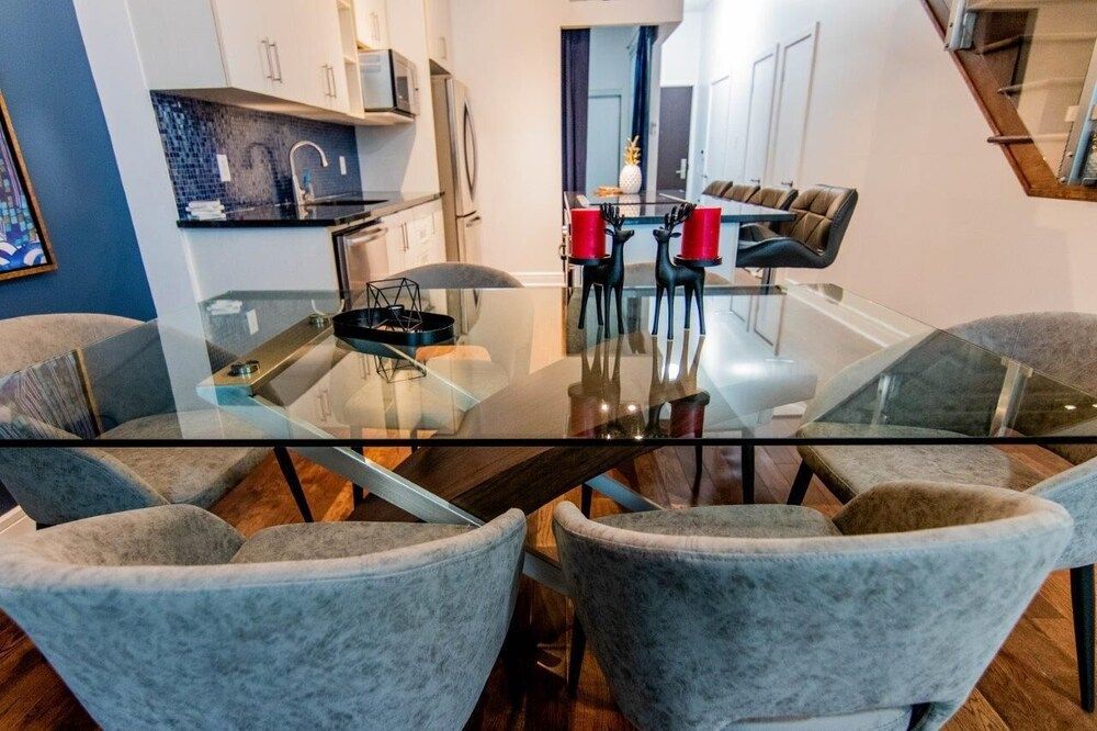 Designer Luxury 3 Bedroom Townhouse Classic Chalet 19