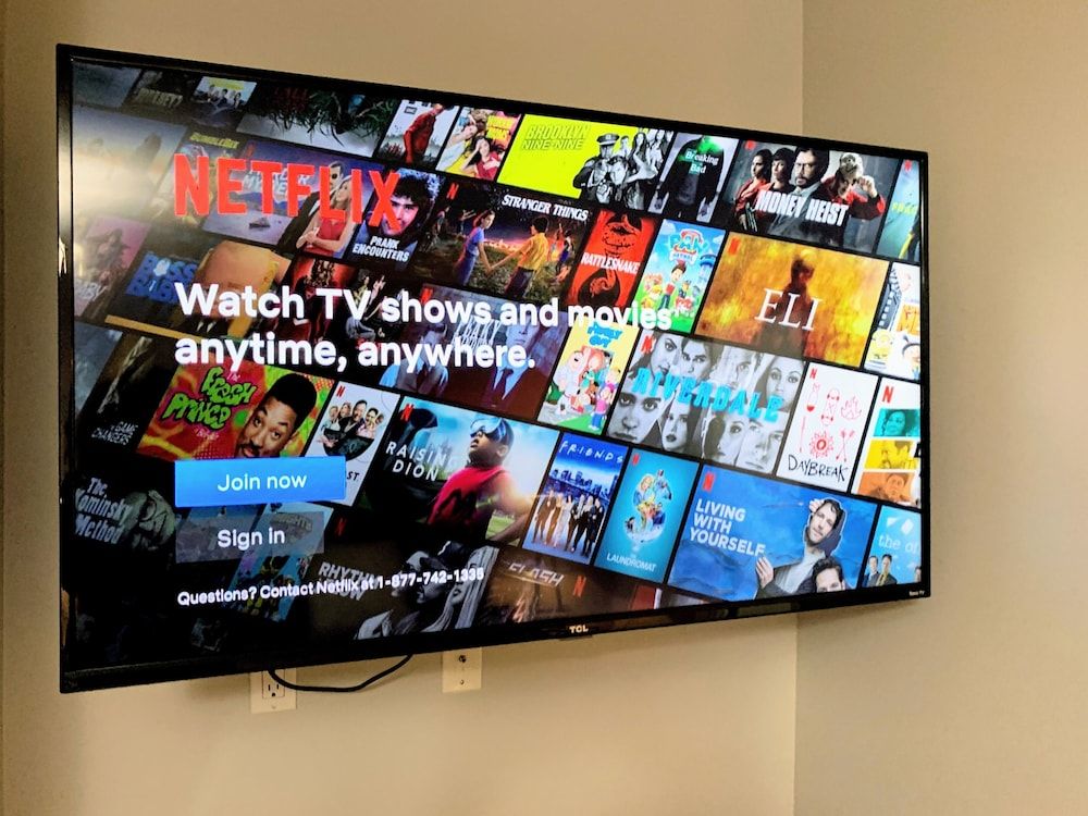 Designer Luxury 3 Bedroom Townhouse Classic Chalet 36